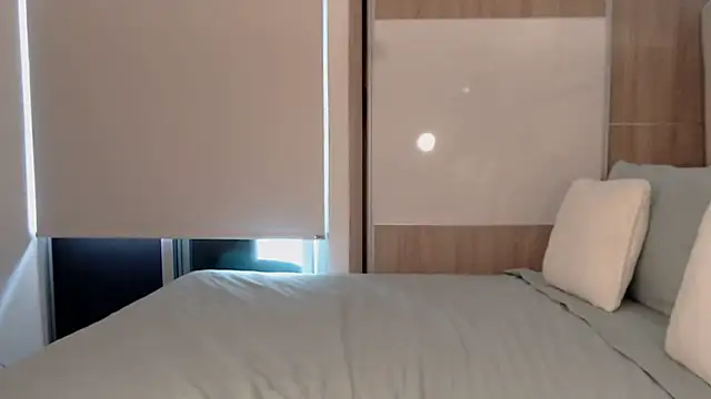 sofiaxox online show from December 2025 03:10:01 PM