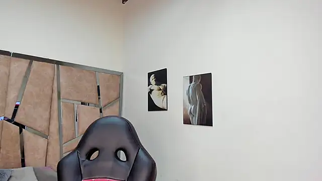 Snapshot of LeandroRusso chatting on February 2025 08:20:02 PM LeandroRusso online show from February 2025 08:20:02 PM