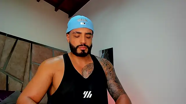 Snapshot of LeandroRusso chatting on March 2025 12:48:01 AM LeandroRusso online show from March 2025 12:48:01 AM