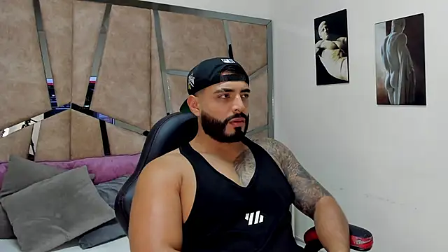 Snapshot of LeandroRusso chatting on March 2025 07:49:02 PM LeandroRusso online show from March 2025 07:49:02 PM