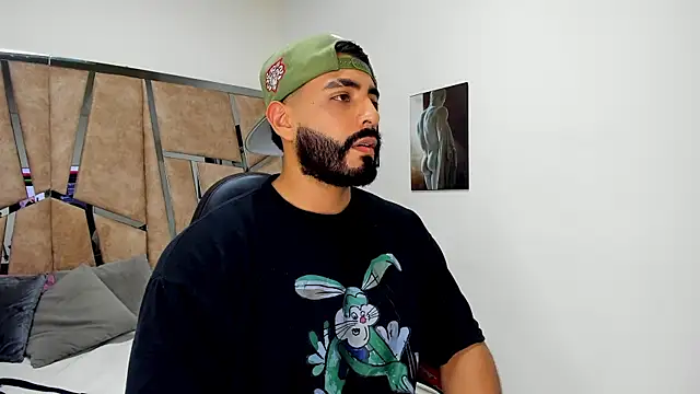 Snapshot of LeandroRusso chatting on March 2025 09:24:01 PM LeandroRusso online show from March 2025 09:24:01 PM