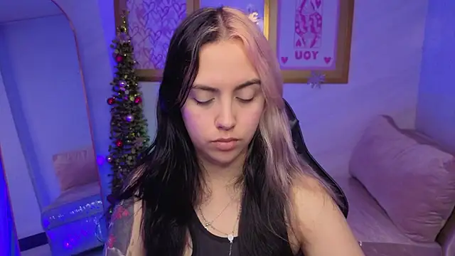 Hela v online show from January 2026 08:11:02 PM