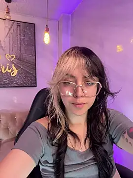 Hela v online show from March 2026 01:29:02 PM