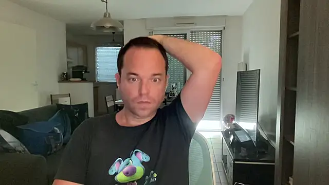 Funnyjul31 online show from May 2026 01:51:02 PM