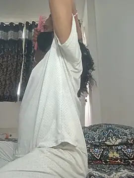 Snapshot of runi31 chatting on July 2026 09:49:01 AM runi31 online show from July 2026 09:49:01 AM