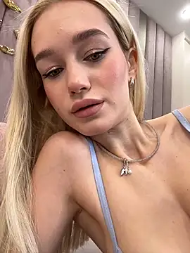 Snapshot of KristinaDane chatting on February 2025 02:31:01 AM KristinaDane online show from February 2025 02:31:01 AM