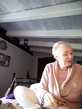 divinaerotica online show from February 2026 03:21:02 PM