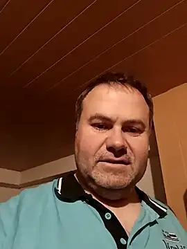 Snapshot of Pourleplasirs chatting on February 2025 04:37:02 AM Pourleplasirs online show from February 2025 04:37:02 AM