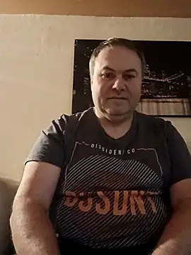 Snapshot of Pourleplasirs chatting on February 2025 01:31:02 AM Pourleplasirs online show from February 2025 01:31:02 AM