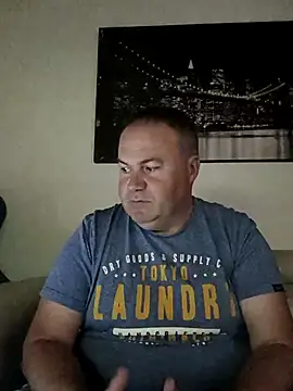 Snapshot of Pourleplasirs chatting on May 2026 10:06:01 PM Pourleplasirs online show from May 2026 10:06:01 PM