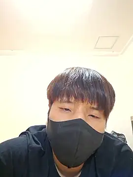 Tyyyggjju online show from October 2025 12:52:02 PM