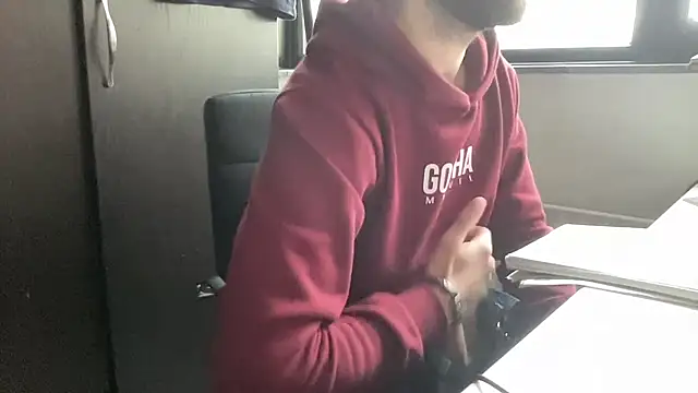 bullyboyy online show from December 2025 02:00:01 PM