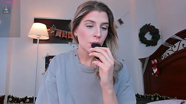 Snapshot of heartseduction chatting on January 2026 12:21:02 PM heartseduction online show from January 2026 12:21:02 PM