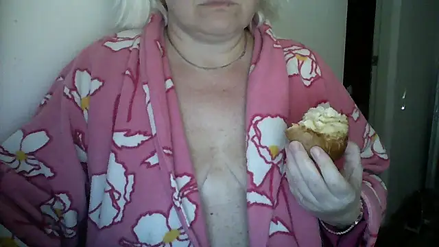 Snapshot of Mayya4321 chatting on November 2025 01:22:04 PM Mayya4321 online show from November 2025 01:22:04 PM