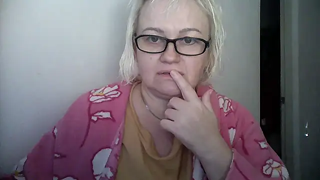 Snapshot of Mayya4321 chatting on November 2025 06:13:02 AM Mayya4321 online show from November 2025 06:13:02 AM