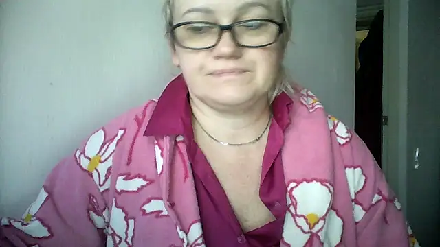 Snapshot of Mayya4321 chatting on November 2025 08:02:02 AM Mayya4321 online show from November 2025 08:02:02 AM