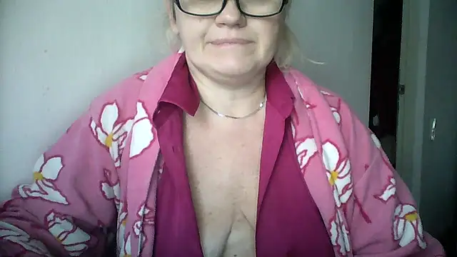 Snapshot of Mayya4321 chatting on November 2025 08:03:01 AM Mayya4321 online show from November 2025 08:03:01 AM