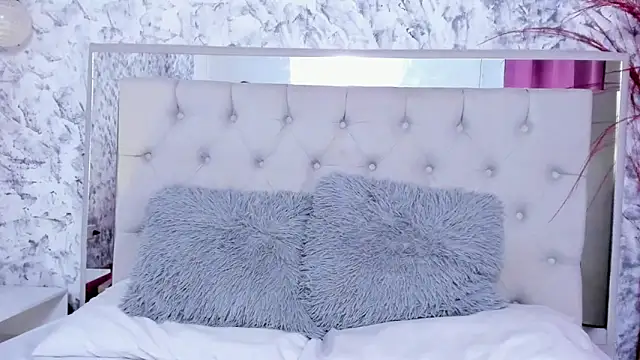 Ariana greenblat online show from October 2025 04:13:02 PM