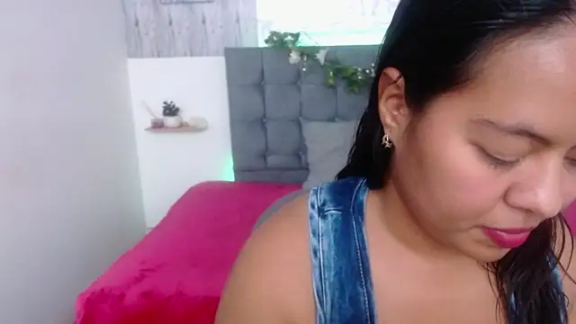 Snapshot of catalina_vergara chatting on January 2025 03:51:01 PM catalina vergara online show from January 2025 03:51:01 PM