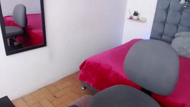 Snapshot of catalina_vergara chatting on January 2025 12:40:02 PM catalina vergara online show from January 2025 12:40:02 PM