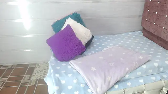 Ariasmithog online show from September 2025 01:44:02 PM