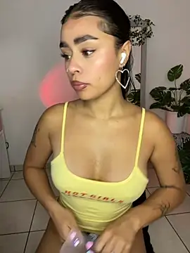 Snapshot of meli_ortiz_ chatting on November 2025 03:57:02 PM meli ortiz online show from November 2025 03:57:02 PM