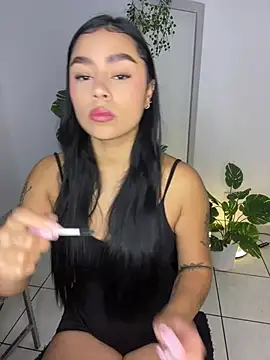 Snapshot of meli_ortiz_ chatting on July 2026 02:02:01 PM meli ortiz online show from July 2026 02:02:01 PM