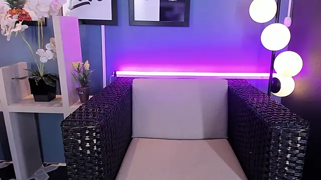 CandyLuxury   online show from February 2025 07:49:01 PM