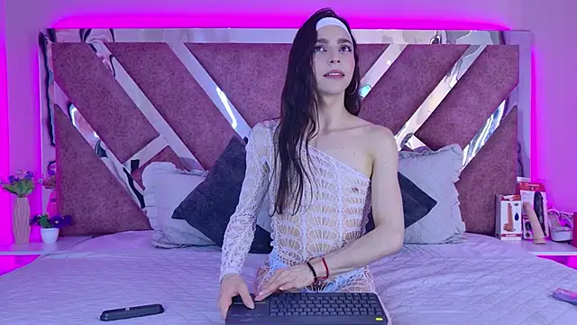 Snapshot of CandyLuxury__ chatting on June 2026 12:38:02 PM CandyLuxury online show from June 2026 12:38:02 PM