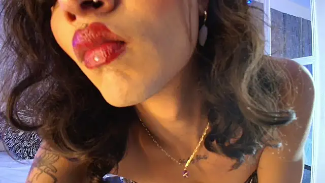 AliDiaz  online show from January 2026 07:18:01 PM