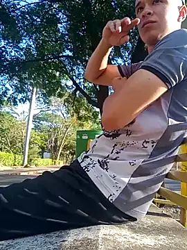 arevalo1124 online show from September 2025 09:37:01 PM