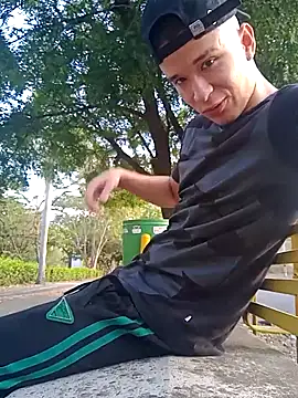 arevalo1124 online show from October 2025 09:44:02 PM