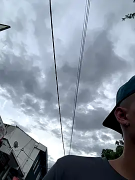 arevalo1124 online show from October 2025 09:35:02 PM