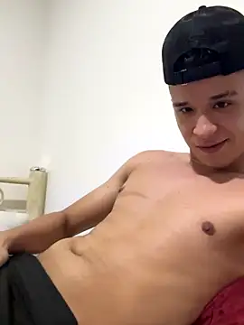 arevalo1124 online show from October 2025 06:41:02 AM