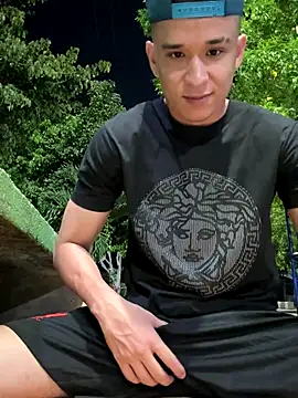 arevalo1124 online show from November 2025 04:56:01 AM