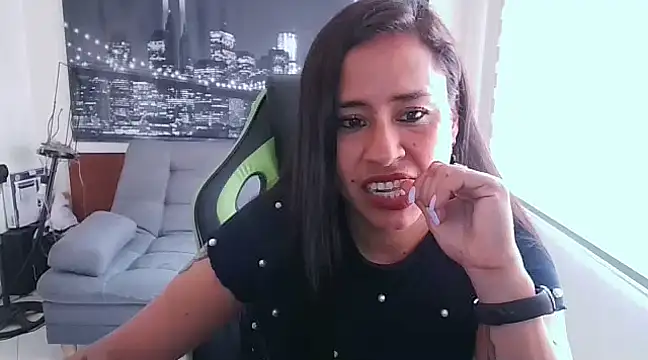 kamila lovee online show from February 2025 05:53:02 PM