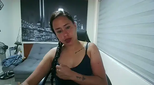 kamila lovee online show from February 2025 09:20:02 PM