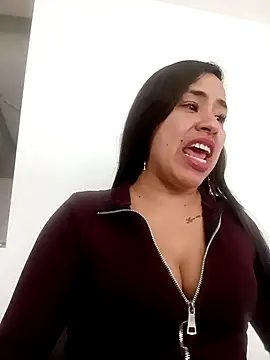 kamila lovee online show from September 2025 07:05:01 PM