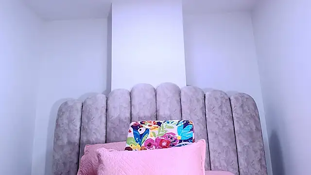 Snapshot of sharlott_miller chatting on December 2025 11:52:02 AM sharlott miller online show from December 2025 11:52:02 AM