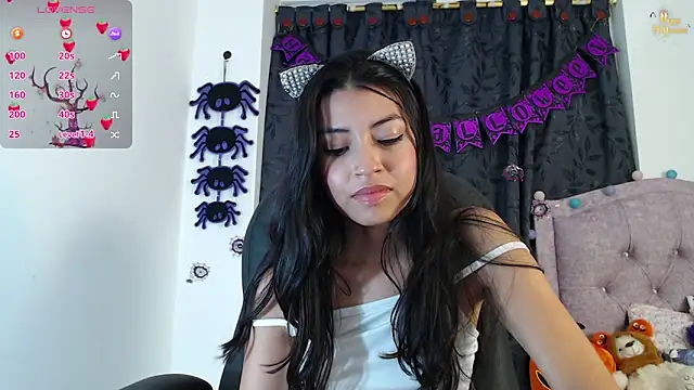 Snapshot of ellajonz chatting on October 2025 01:13:02 AM ellajonz online show from October 2025 01:13:02 AM