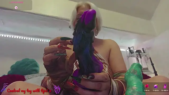 Snapshot of GoddessAlimony chatting on February 2025 07:59:02 PM GoddessAlimony online show from February 2025 07:59:02 PM