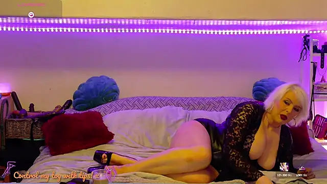 Snapshot of GoddessAlimony chatting on February 2025 10:04:02 PM GoddessAlimony online show from February 2025 10:04:02 PM