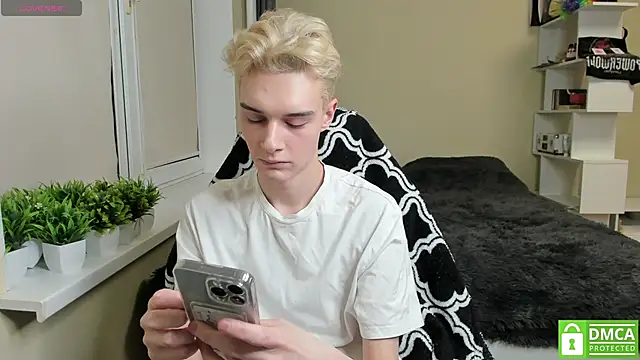 Snapshot of avegothy- chatting on March 2025 04:15:01 PM avegothy- online show from March 2025 04:15:01 PM