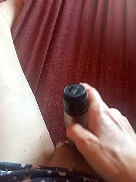 baixinhainsaciavel23 online show from September 2025 03:57:01 PM