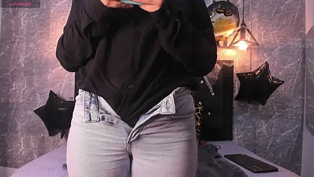 Snapshot of emberhodson chatting on October 2025 12:28:02 PM emberhodson online show from October 2025 12:28:02 PM