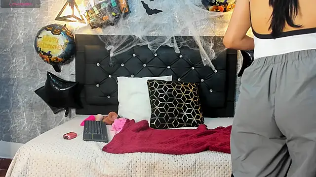 Snapshot of emberhodson chatting on October 2025 10:28:02 AM emberhodson online show from October 2025 10:28:02 AM