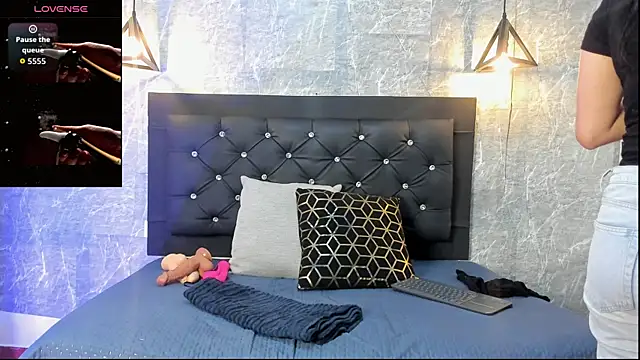 Snapshot of emberhodson chatting on November 2025 11:20:02 AM emberhodson online show from November 2025 11:20:02 AM