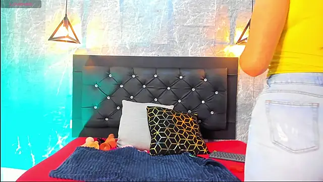 Snapshot of emberhodson chatting on November 2025 11:32:02 AM emberhodson online show from November 2025 11:32:02 AM