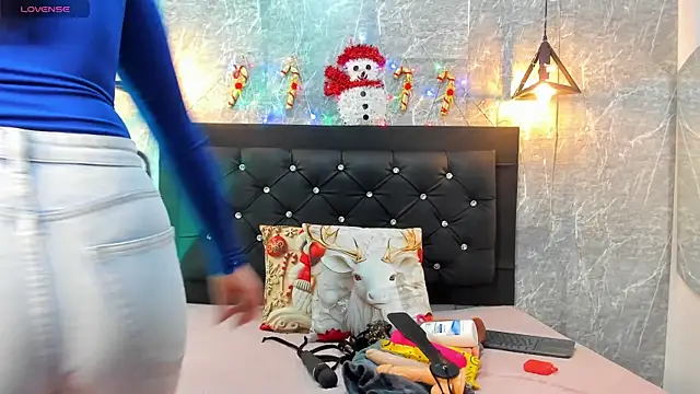 Snapshot of emberhodson chatting on December 2025 11:41:01 AM emberhodson online show from December 2025 11:41:01 AM