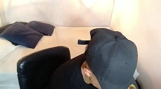 Liiamthompson online show from March 2025 11:37:02 AM